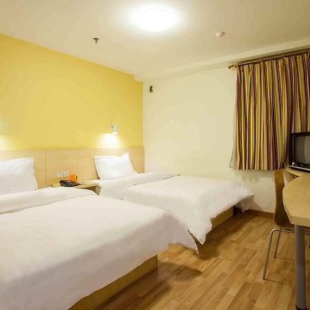 7Days Inn Xianning Hot Spring Pedestrian Street Shopping Park Exterior foto