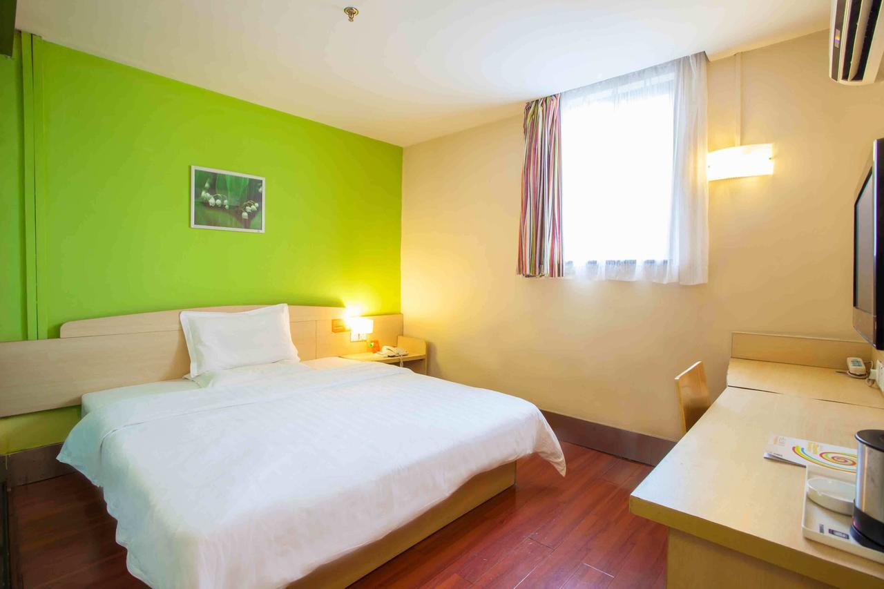 7Days Inn Xianning Hot Spring Pedestrian Street Shopping Park Exterior foto